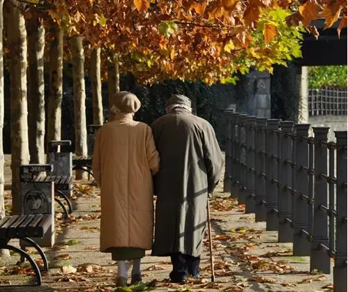 交滿15年社保你能領(lǐng)多少錢？